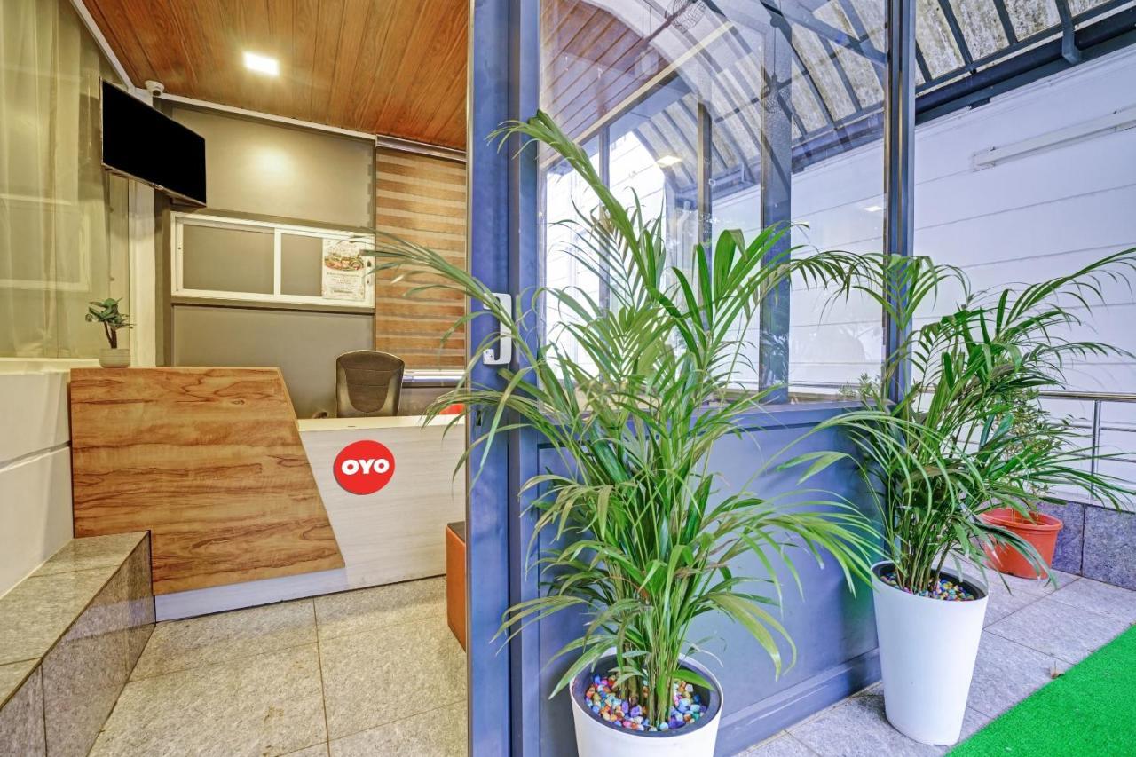 蒙纳 Oyo Flagship 81260 Star Lights酒店 外观 照片